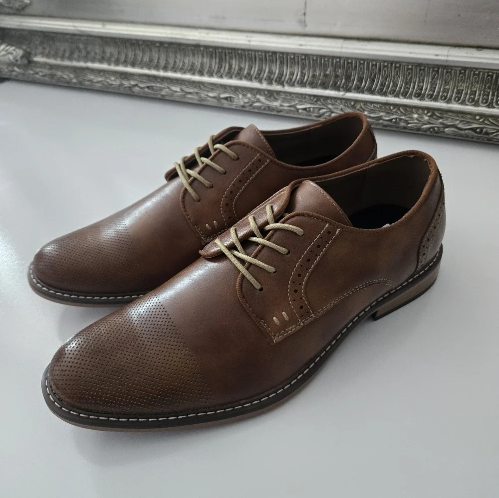 Madden Men's Alk Oxford Dress Shoes. Cognac. Size 8.5. New.Men's Madden Perfora